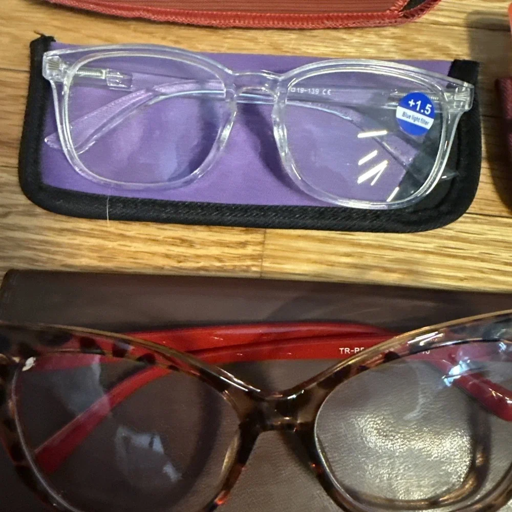 Lot Of 6 NWT Pairs Reading Glasses- includes 6 travel cases- Resellers Dream!
